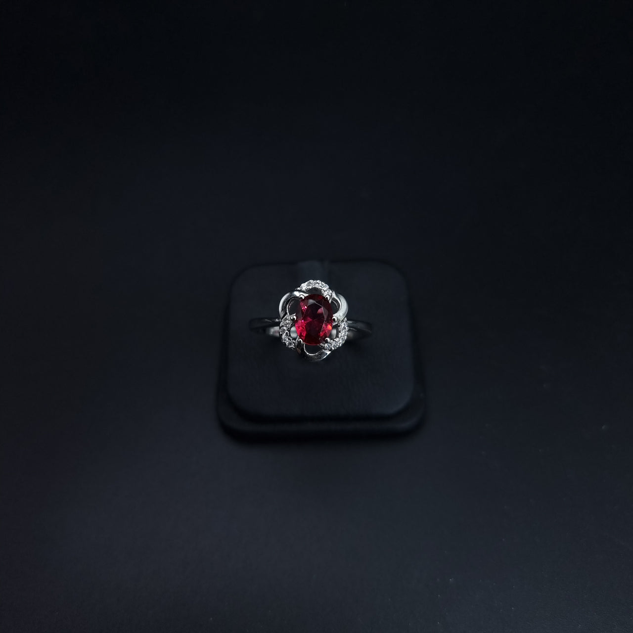 Red zircon stone flower ring