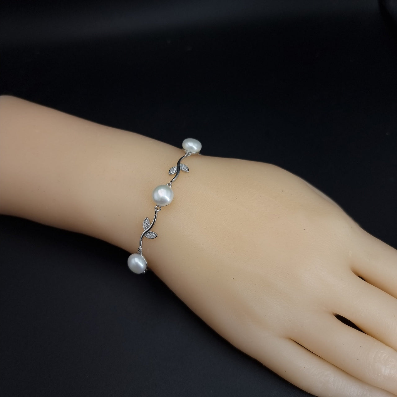 Fresh-water Pearl Bracelet