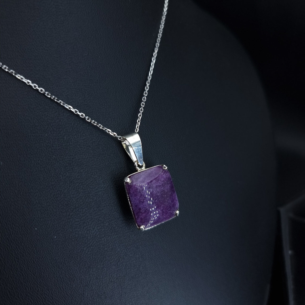 Natural Charoite Stone Necklace – Silver Palace / قصر الفضة